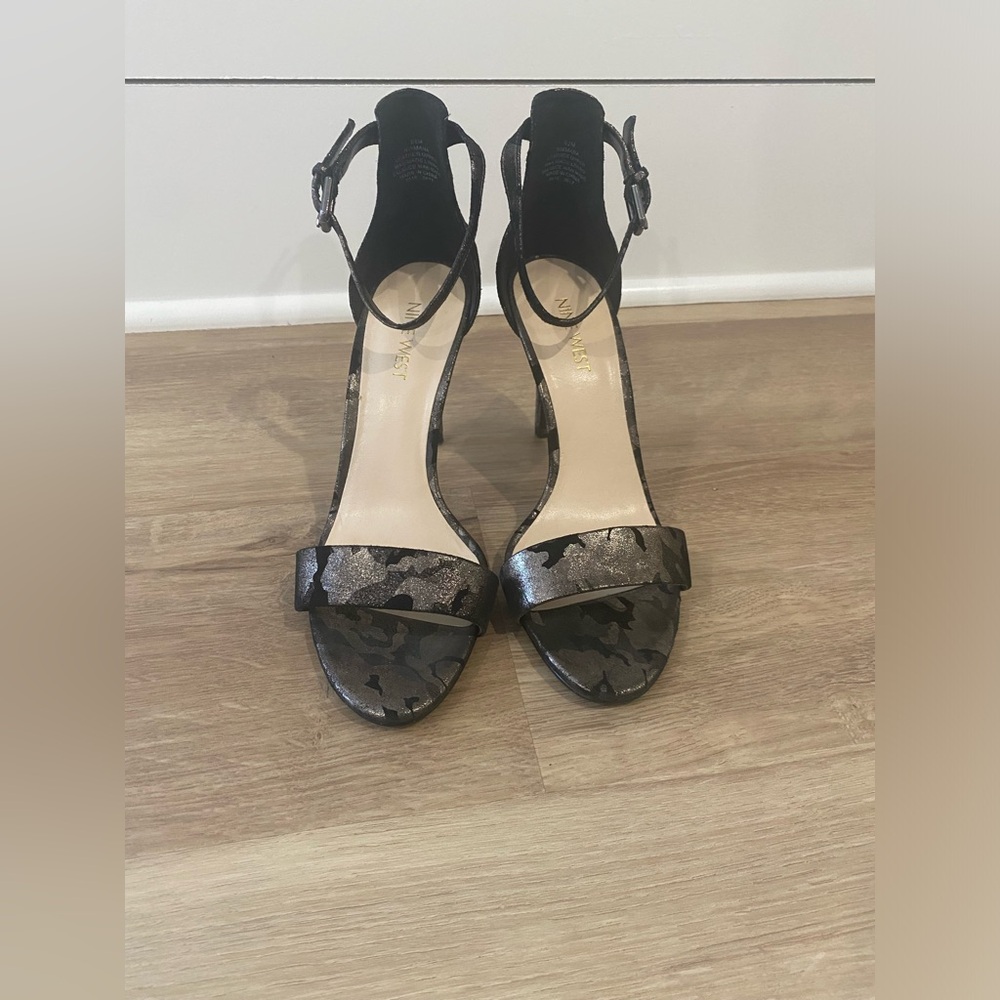 SOLD Nine West Camo Shimmer Pump Heels 6.5